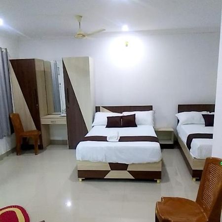 Tharavad Residency Otel Iritti Dış mekan fotoğraf