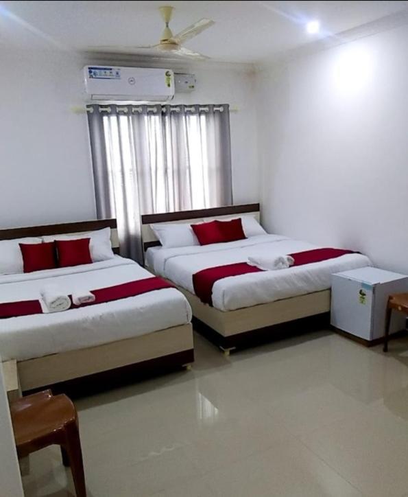 Tharavad Residency Otel Iritti Dış mekan fotoğraf